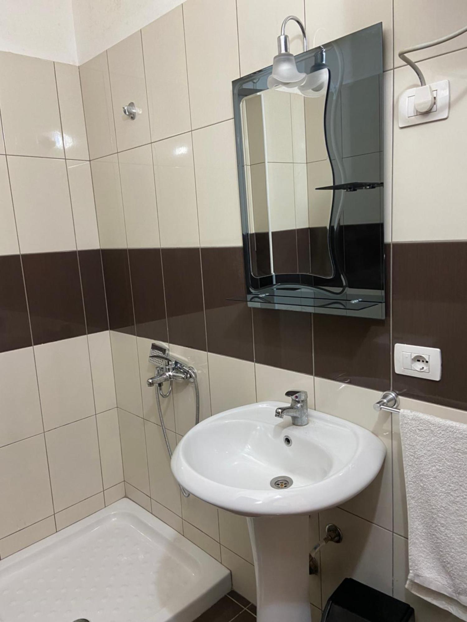 Ari Apartaments Vlore Exterior photo